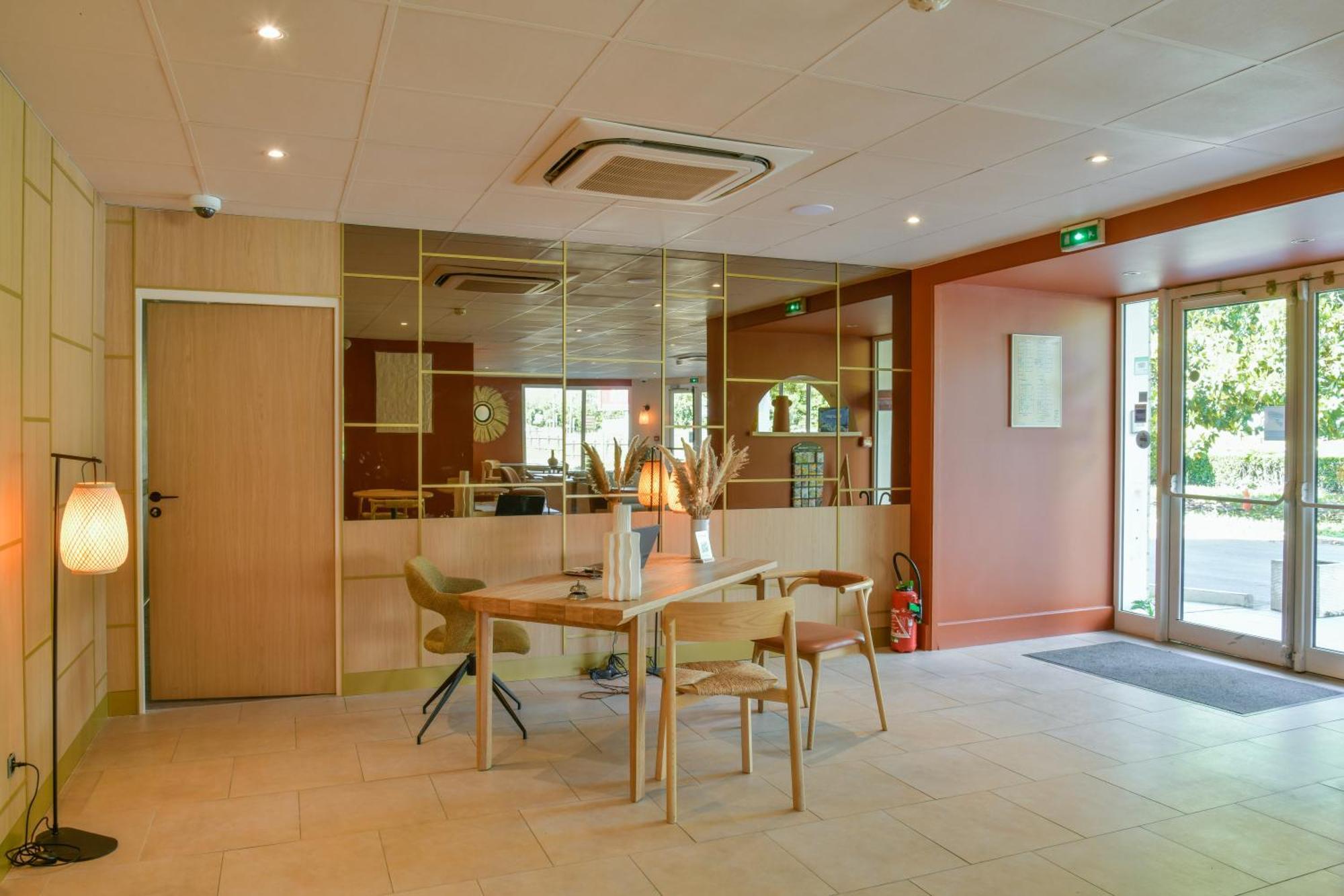 Bhoma Bourges - Hotel & Restaurant Eksteriør billede