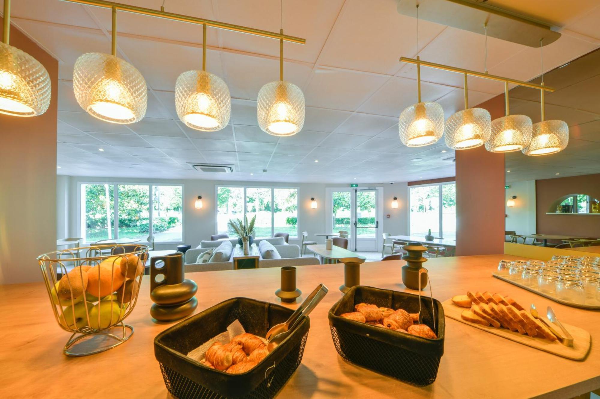Bhoma Bourges - Hotel & Restaurant Eksteriør billede
